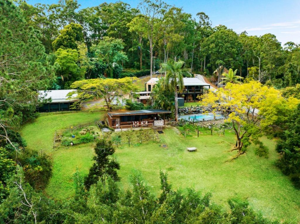 4 Alleena Ct, Mudgeeraba, QLD 4213