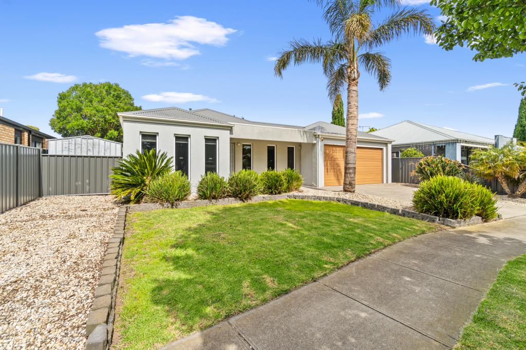 16 Dryden Pl, Sale, VIC 3850