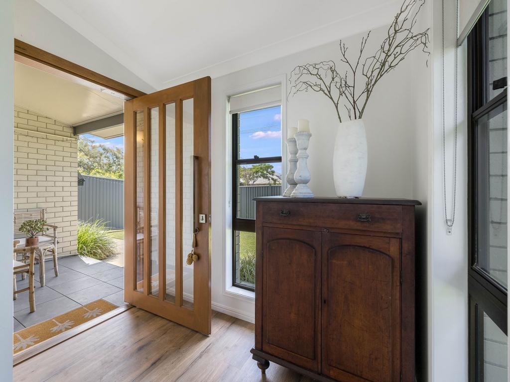 5 Amarina Ave, Mooloolaba, QLD 4557