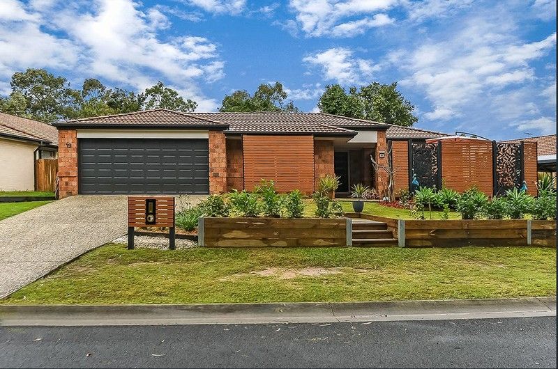 19 Leyburn Cres, Forest Lake, QLD 4078