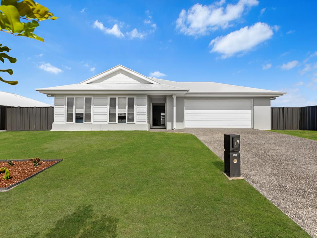 19 Woodruff Cres, Nikenbah, QLD 4655