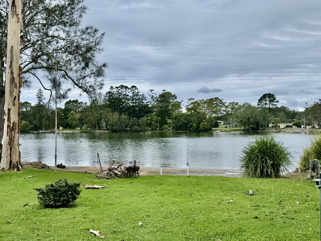 2/6 VERNON CRES, URUNGA, NSW 2455