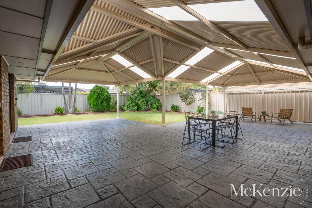 4 Jerri Ct, Woodcroft, SA 5162