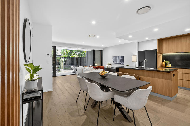 32/66 ILLOWRA ST, THE GAP, QLD 4061