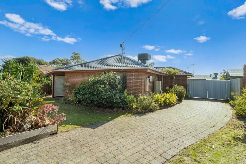 5 Luscombe Ave, Carrum Downs, VIC 3201