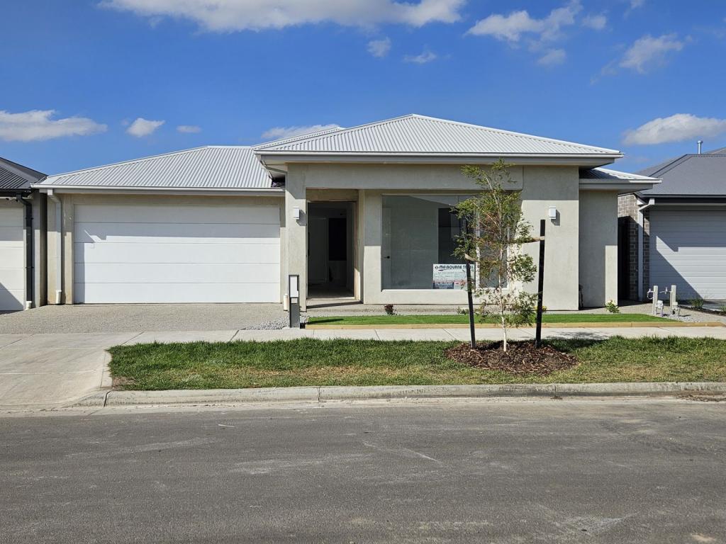 5 Spreading Rd, Mickleham, VIC 3064