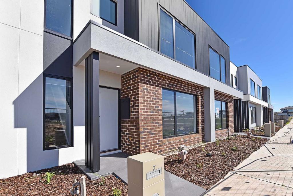 7 Norwich Path, Fraser Rise, VIC 3336