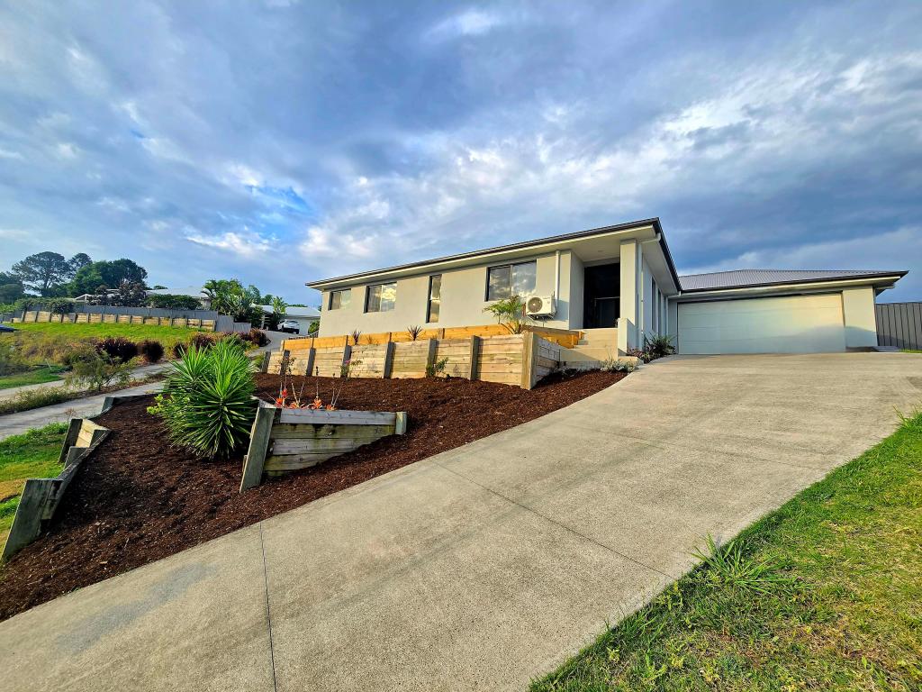 14 Meditation Ct, Nambour, QLD 4560