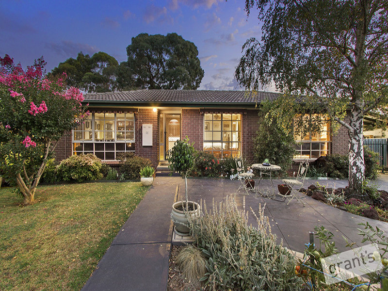 25 Ambleside Cres, Berwick, VIC 3806