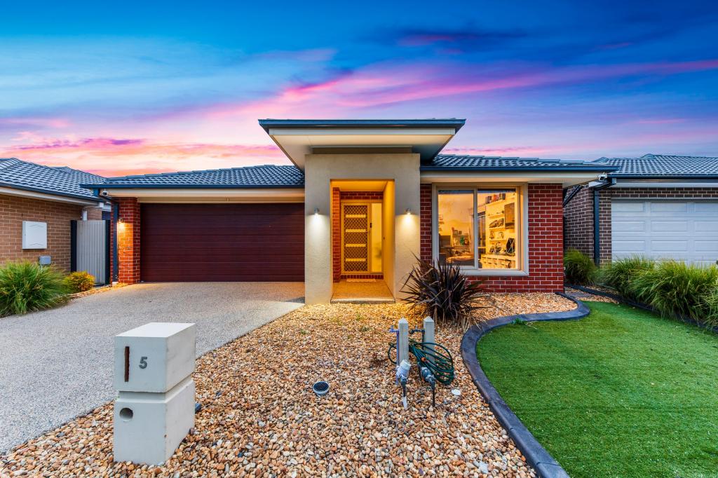 5 Cups Ct, Clyde North, VIC 3978