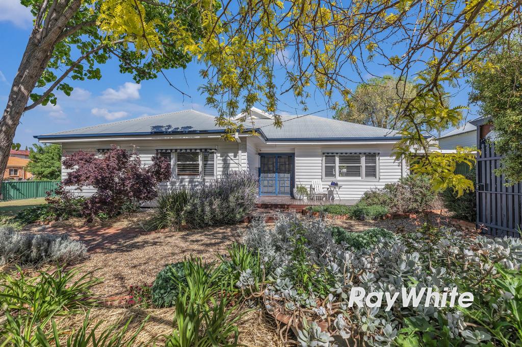37 HOPWOOD ST, ECHUCA, VIC 3564