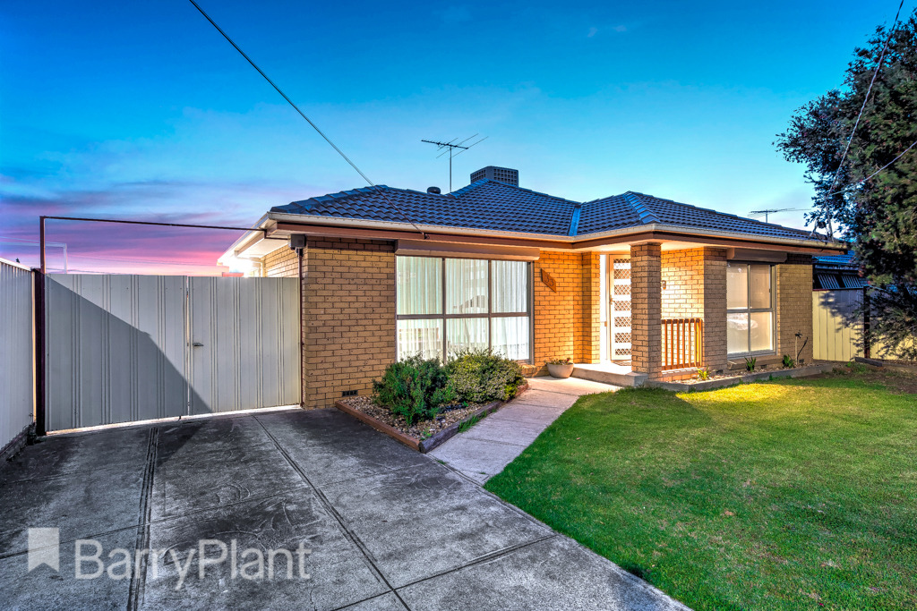 33 Clarke Ave, St Albans, VIC 3021