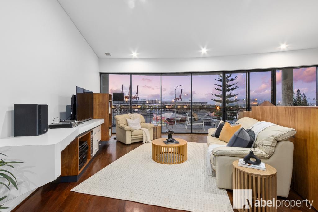 2/70 Elder Pl, Fremantle, WA 6160