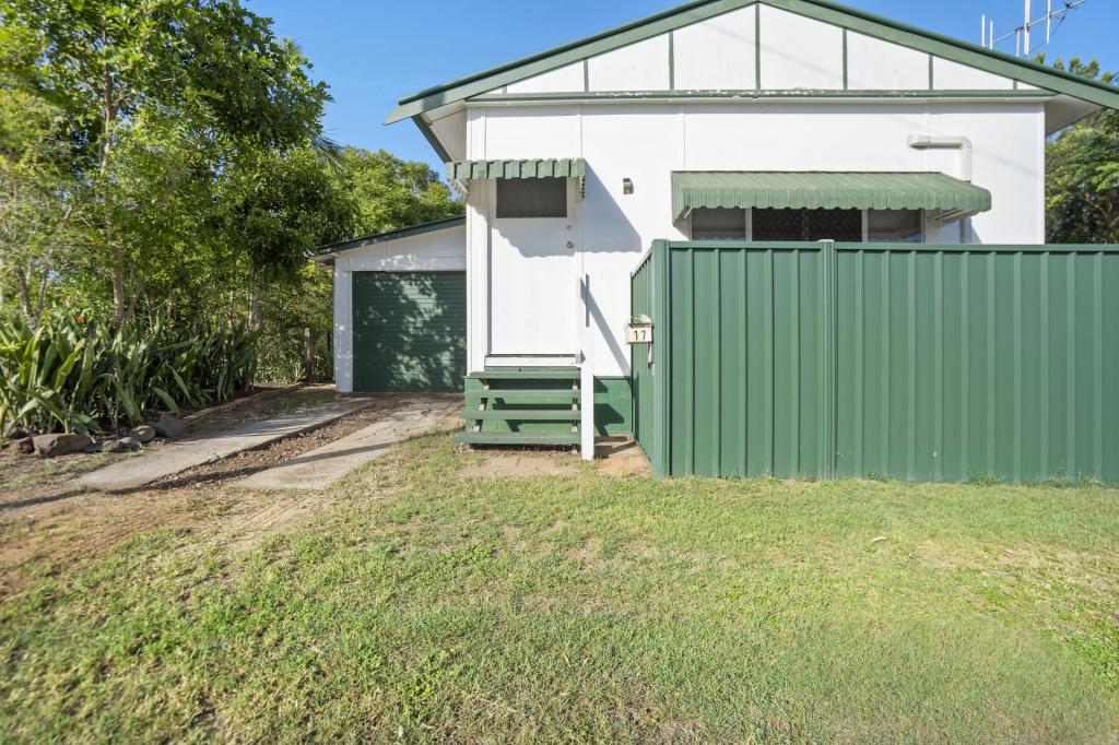 17 Moore Park Rd, Moore Park Beach, QLD 4670