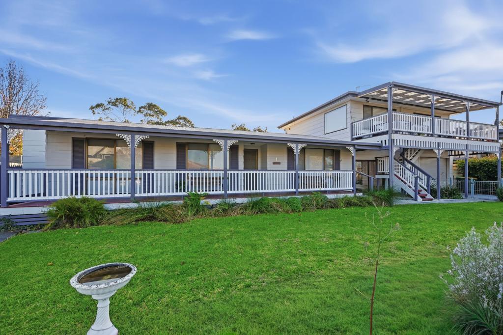 19 CUTTRISS ST, INVERLOCH, VIC 3996