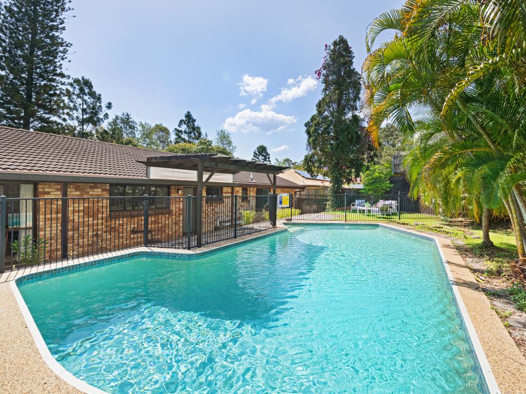 25 Boblynne St, Chapel Hill, QLD 4069