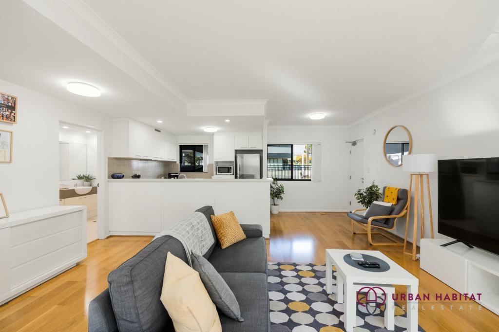 3/2 Stockton Bend, Cockburn Central, WA 6164