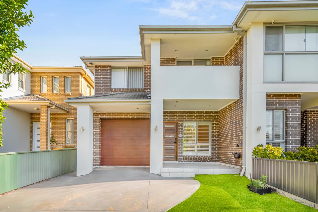 15 BUIST ST, BASS HILL, NSW 2197