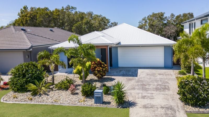 42 Foxtail Cres, Banksia Beach, QLD 4507