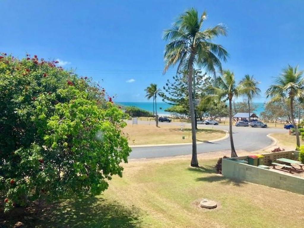 5 CRICHTON ST, SARINA BEACH, QLD 4737