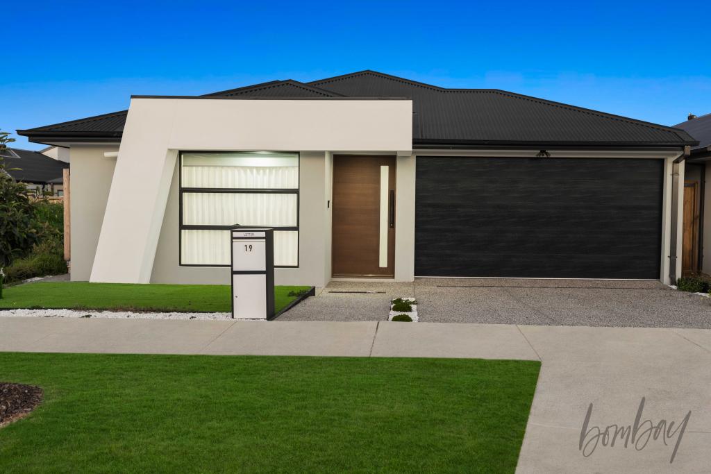 19 Driftwood St, Mickleham, VIC 3064