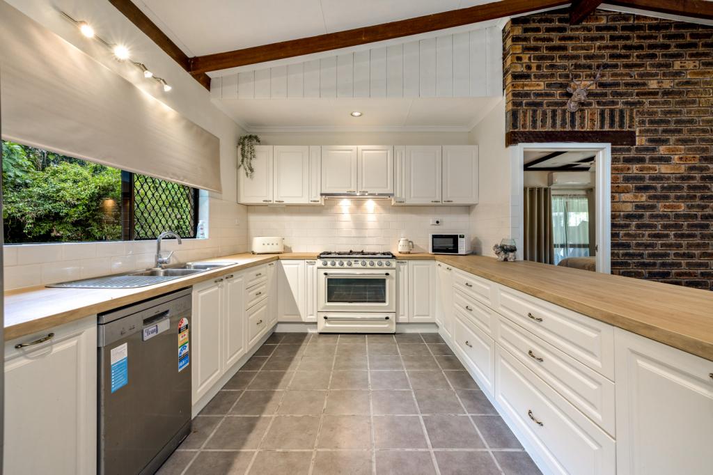 4 Gadgarra Cl, Edmonton, QLD 4869