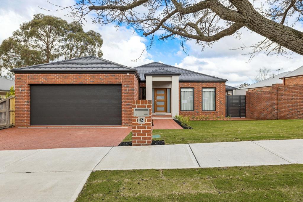 3 HOBART AVE, BERWICK, VIC 3806