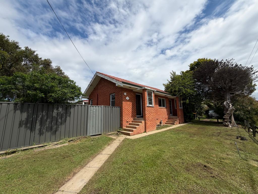 32 Albatross Rd, Nowra, NSW 2541