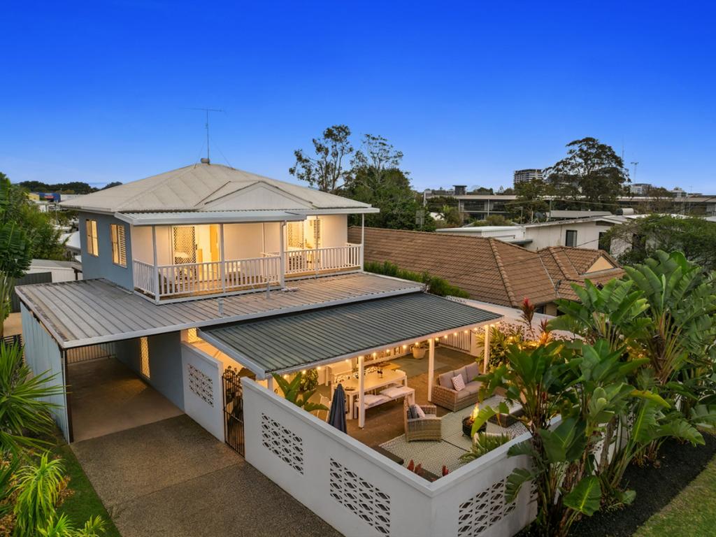 12 WARUNG AVE, MAROOCHYDORE, QLD 4558