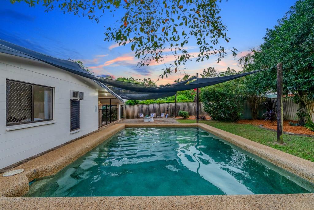 71 MCMANUS ST, WHITFIELD, QLD 4870