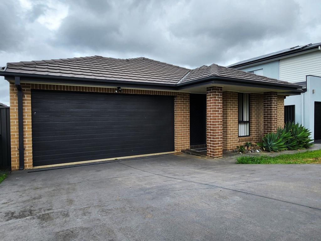 127 Flynn Ave, Middleton Grange, NSW 2171
