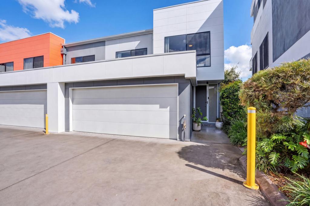 22/34 JOHN FRANCIS DR, CARRARA, QLD 4211