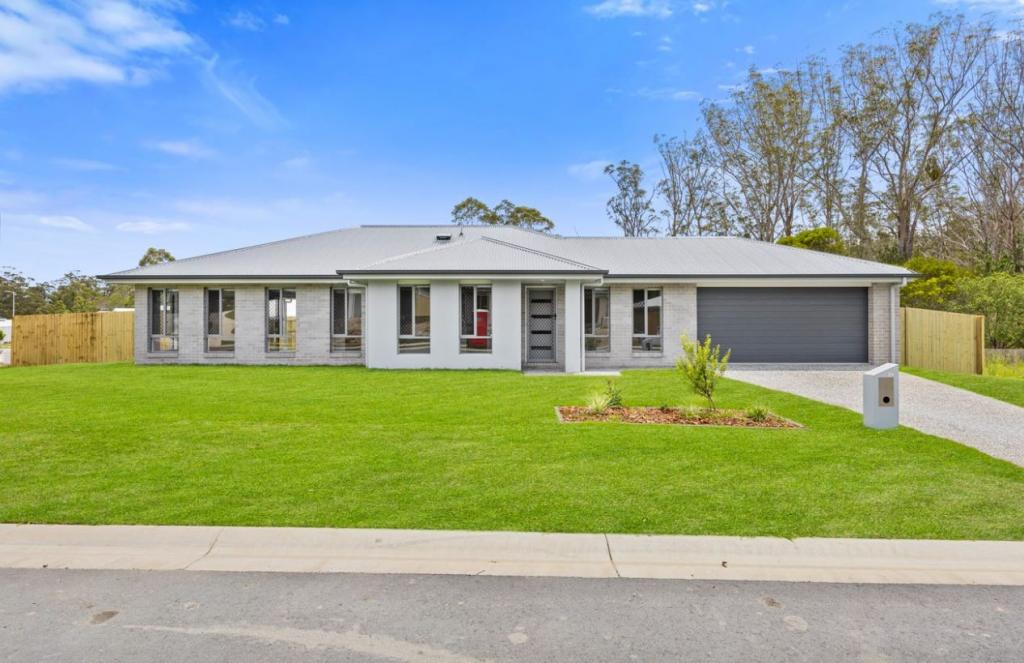 21 HAMILTON RD, WOODFORD, QLD 4514