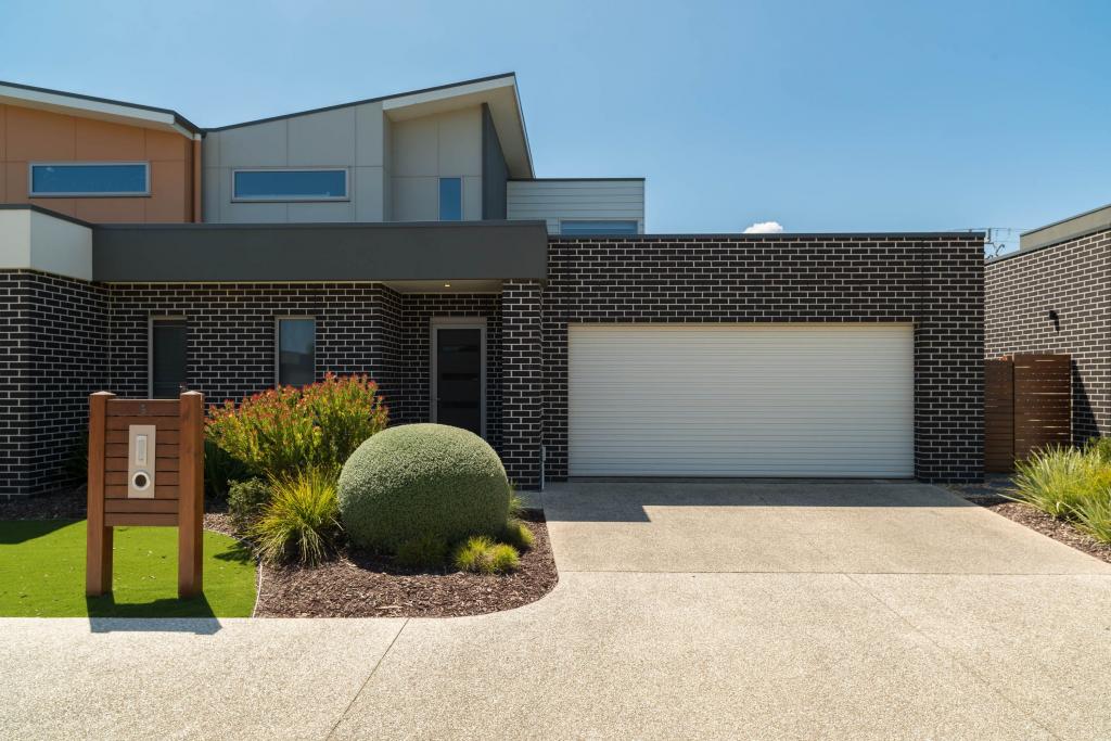 9 Birch Cres, Cowes, VIC 3922