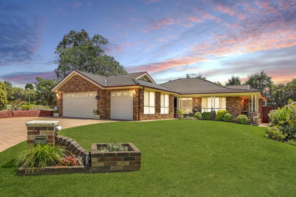 1 Hoop Pl, Spring Farm, NSW 2570