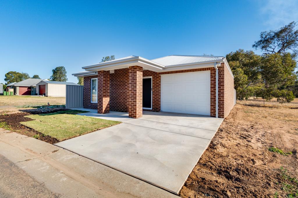 31 Sweetwater Dr, Henty, NSW 2658