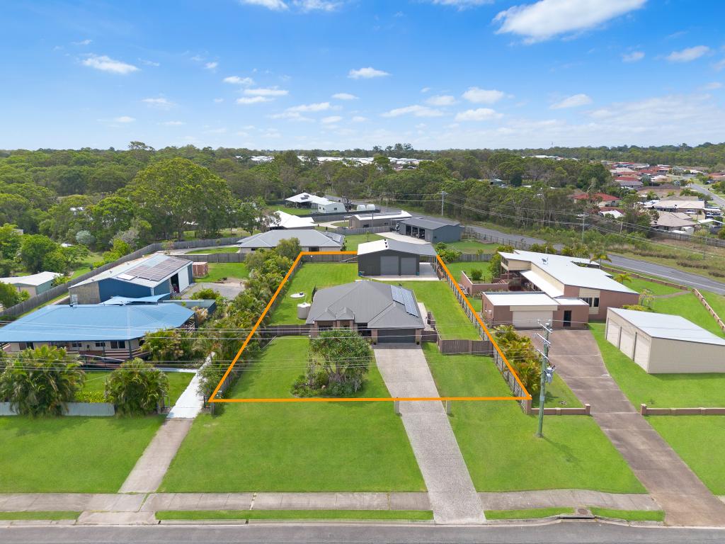 2 Walkers Rd, Urangan, QLD 4655