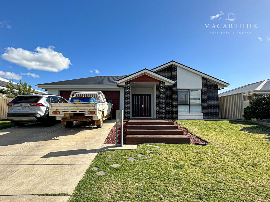 19 Morris Cres, Gobbagombalin, NSW 2650