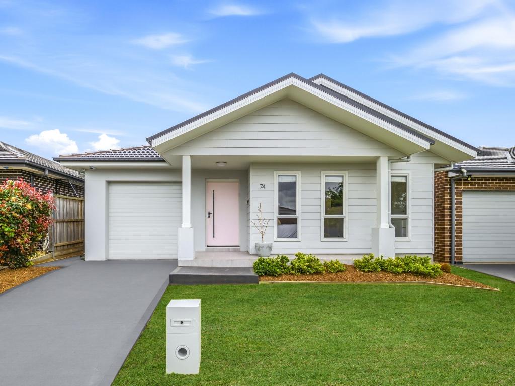 74 Bluebell Cres, Spring Farm, NSW 2570