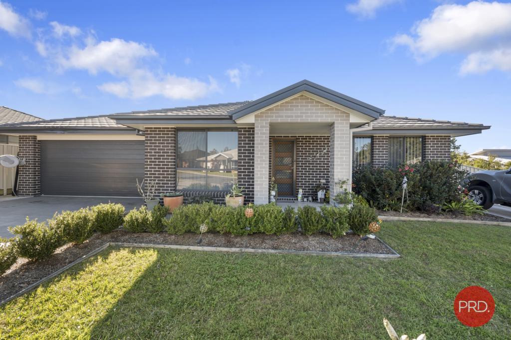 3 SUNSHINE CCT, EMERALD BEACH, NSW 2456