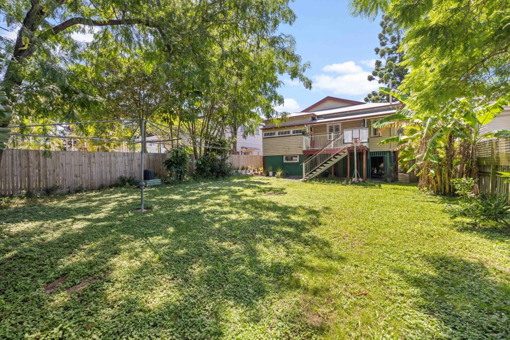 13 Holland Rd, Holland Park, QLD 4121