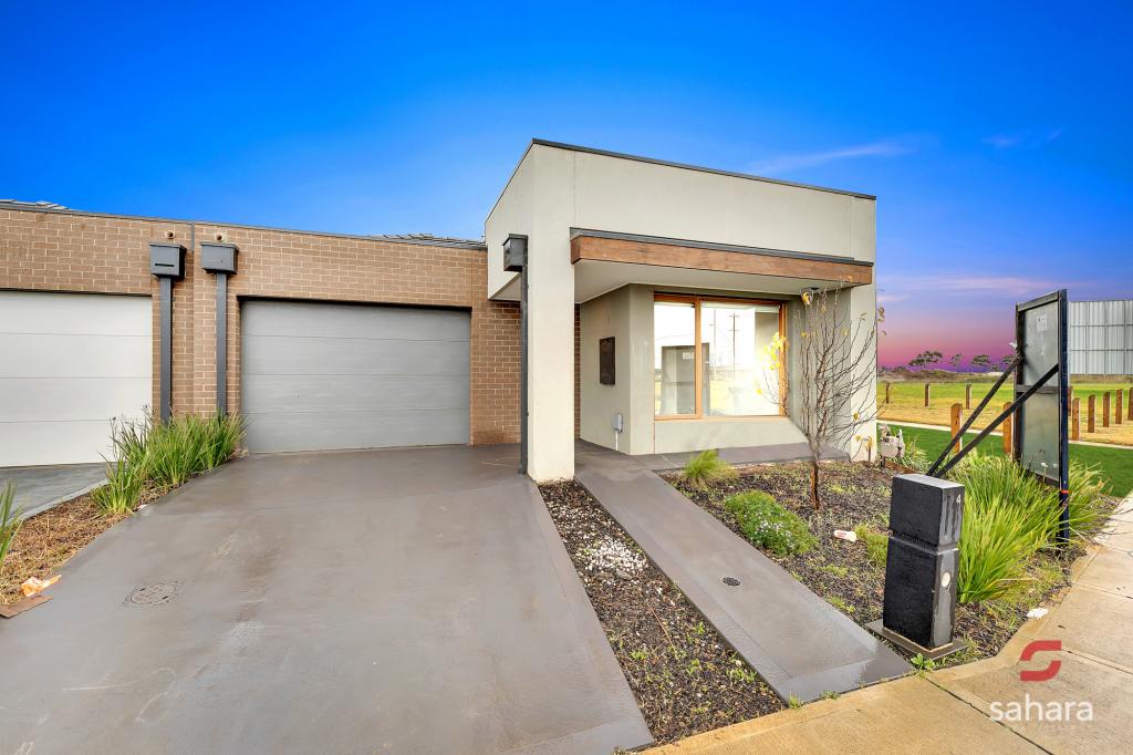4 Chateau Prom, Deanside, VIC 3336