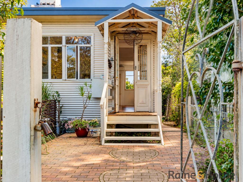 10 Third St, South Durras, NSW 2536