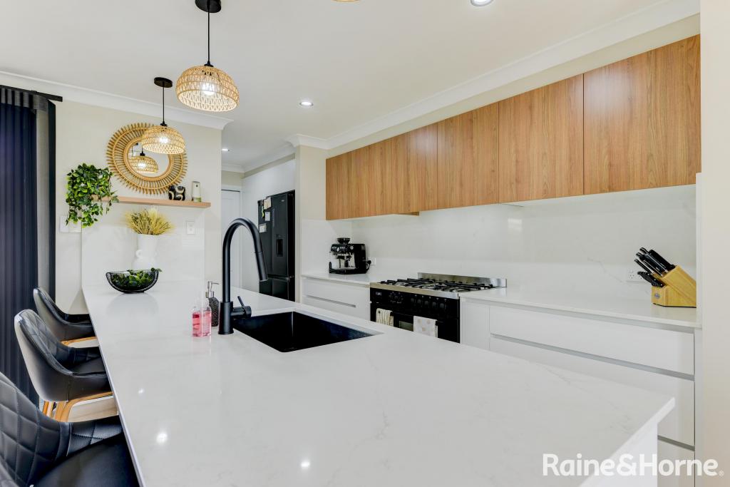 2 CASSIA PL, CALALA, NSW 2340