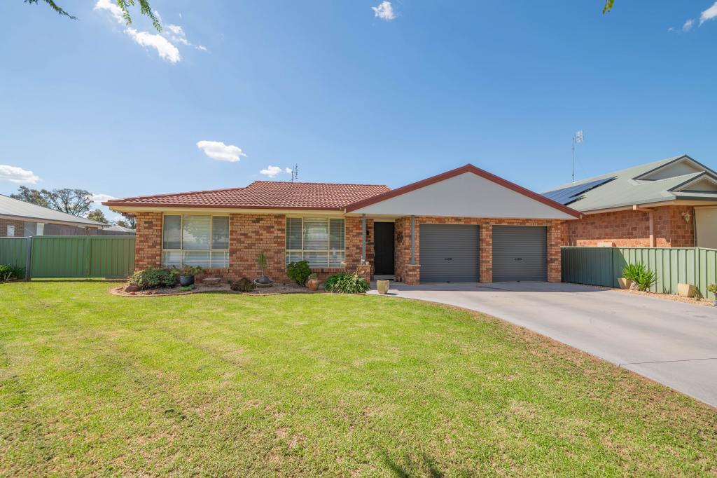 12 Angeleish Ave, Parkes, NSW 2870