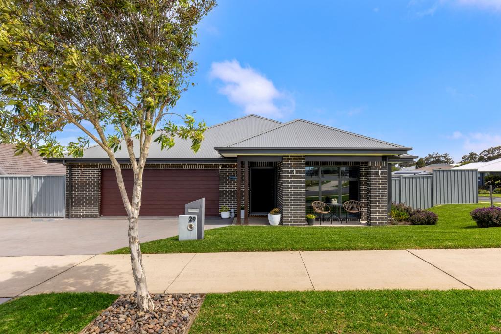 29 Alata Cres, South Nowra, NSW 2541