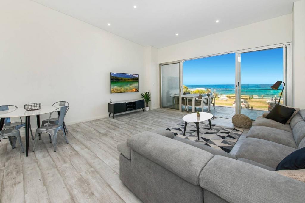 A/210 Del Monte Pl, Copacabana, NSW 2251