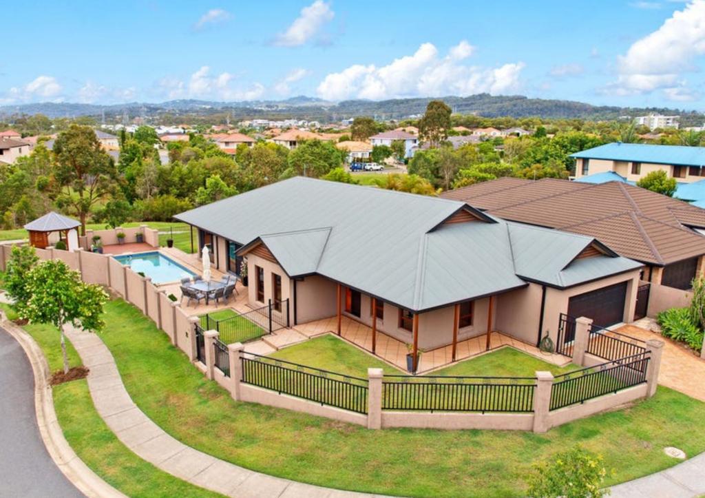 112 Olympus Dr, Robina, QLD 4226