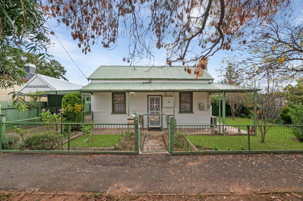 16 Reef St, Wedderburn, VIC 3518