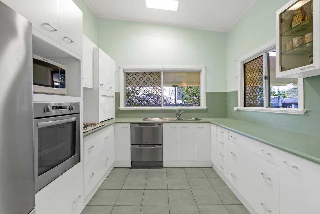 27 Pyne St, Edge Hill, QLD 4870